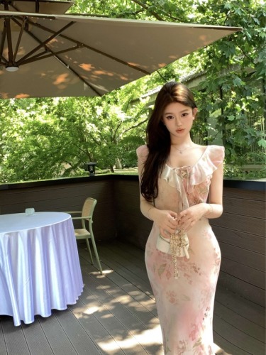 Real shot French floral small flying sleeves dress for women in summer, beautiful waist and slim long hip-covering skirt