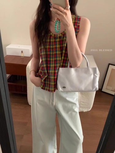 The color is absolutely brilliant~Korean version of colorful plaid contrasting U-neck fashionable age-reducing and slimming summer sleeveless vest top for women