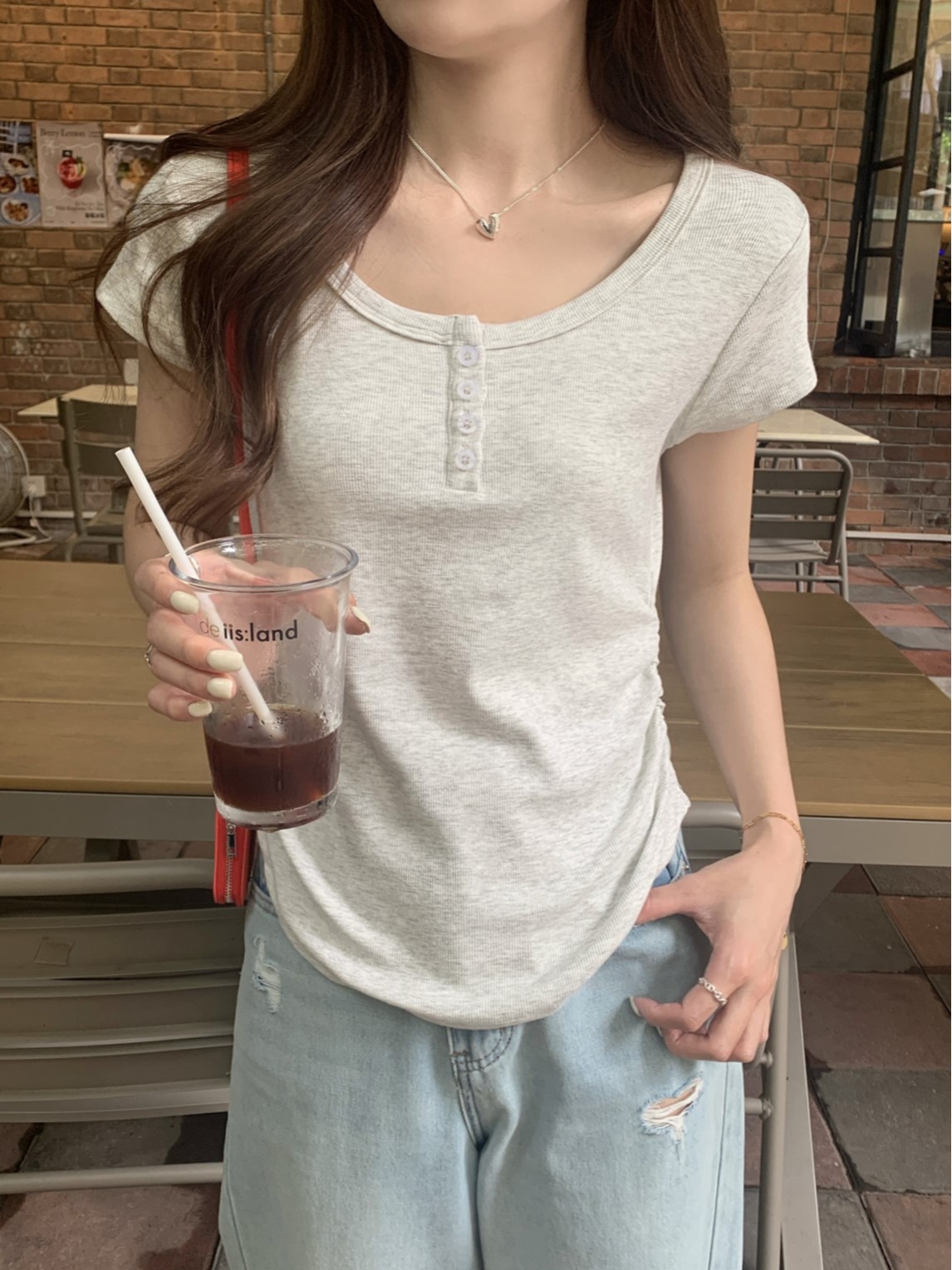 實拍 夏季韓版氣質正肩低圓領紐扣褶皺設計感短袖T恤上衣女