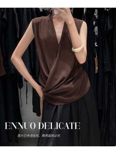 ENNUO Ennuo's new summer style minimalist element overlapping V-neck sleeveless vest for women, versatile casual slimming top