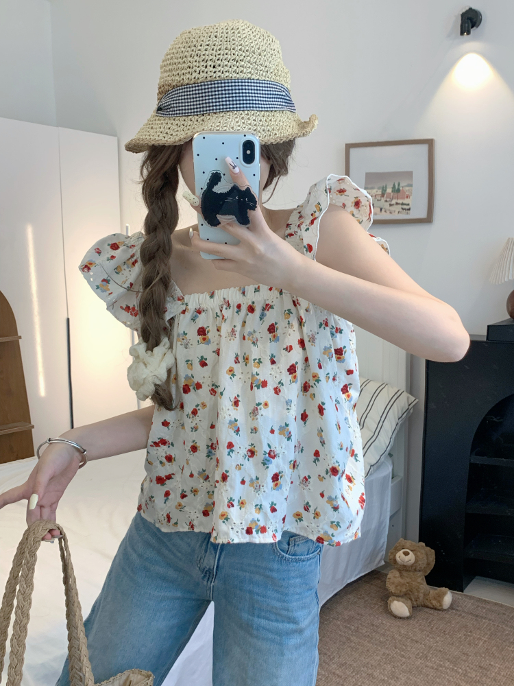 Real shot French sweet sleeveless short square collar embroidered floral vest top for women to cover the flesh and look slimming T-shirt
