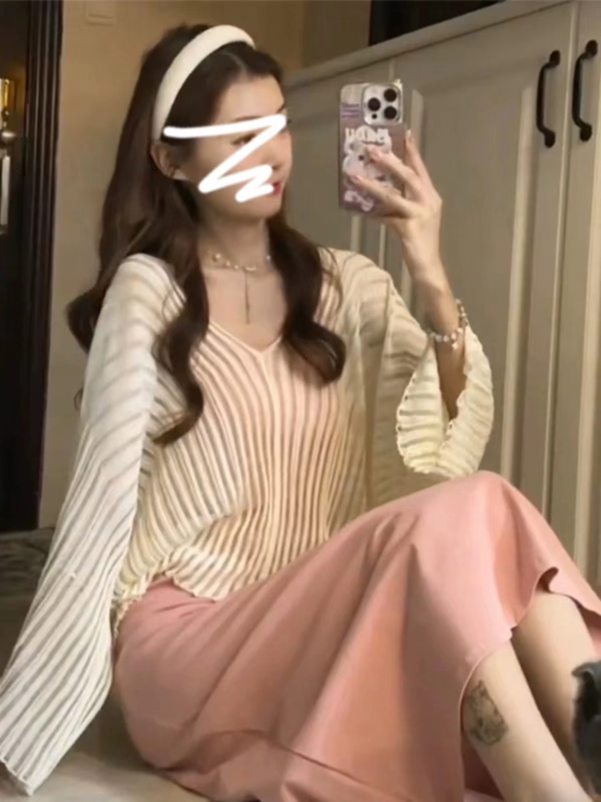 Ice silk knitted sweater, sun protection shirt, women's summer thin hollow blouse, long-sleeved air-conditioning shirt, loose mid-length v-neck top