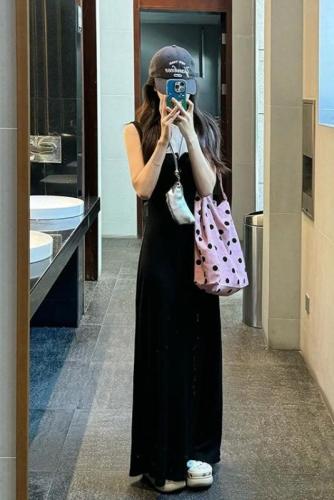 Actual shot of black suspender dress for women, new summer knitted skirt, long skirt, temperament and high-end vest dress