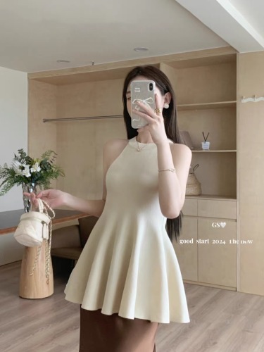 GS2024 summer Korean women's Korean style pure lust style figure slimming waist woolen halterneck fishtail short skirt dress