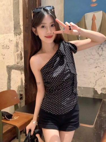 Real shot of black polka dot sleeveless vest for women summer design off-shoulder short top