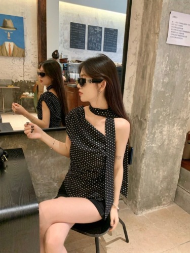 Real shot of black polka dot sleeveless vest for women summer design off-shoulder short top