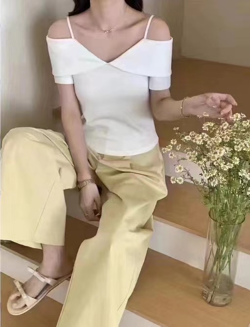 Sweet and spicy one-shoulder top with ruffle design for women 2024 summer slim fit short hot girl suspender top