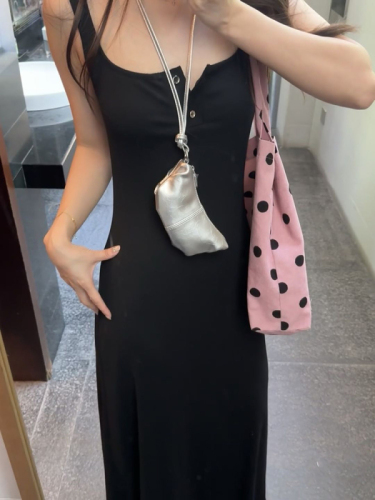 Actual shot of black suspender dress for women, new summer knitted skirt, long skirt, temperament and high-end vest dress