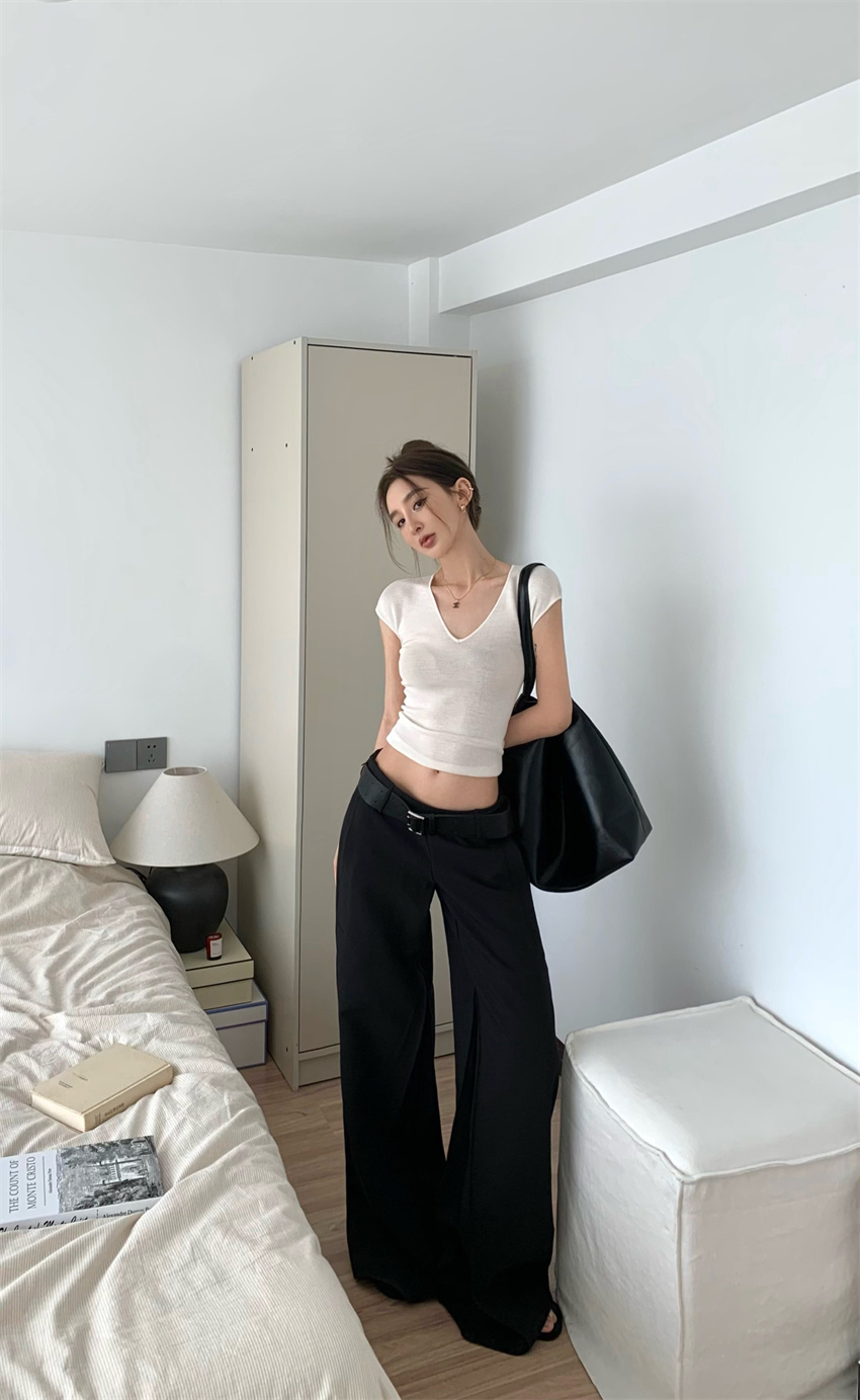 Photographed Design High V-Neck Slim Knit Short-Sleeve Top + High-Waist Straight Leg Wide Pants
