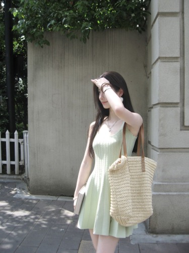 Actual shot~ Summer new style French knitted dress with elastic waist, slimming and slimming green tank top