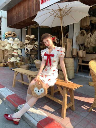 Wine-stained cherry bow dress with flying sleeves, sweet style waist slimming design, sweet and spicy printed short skirt