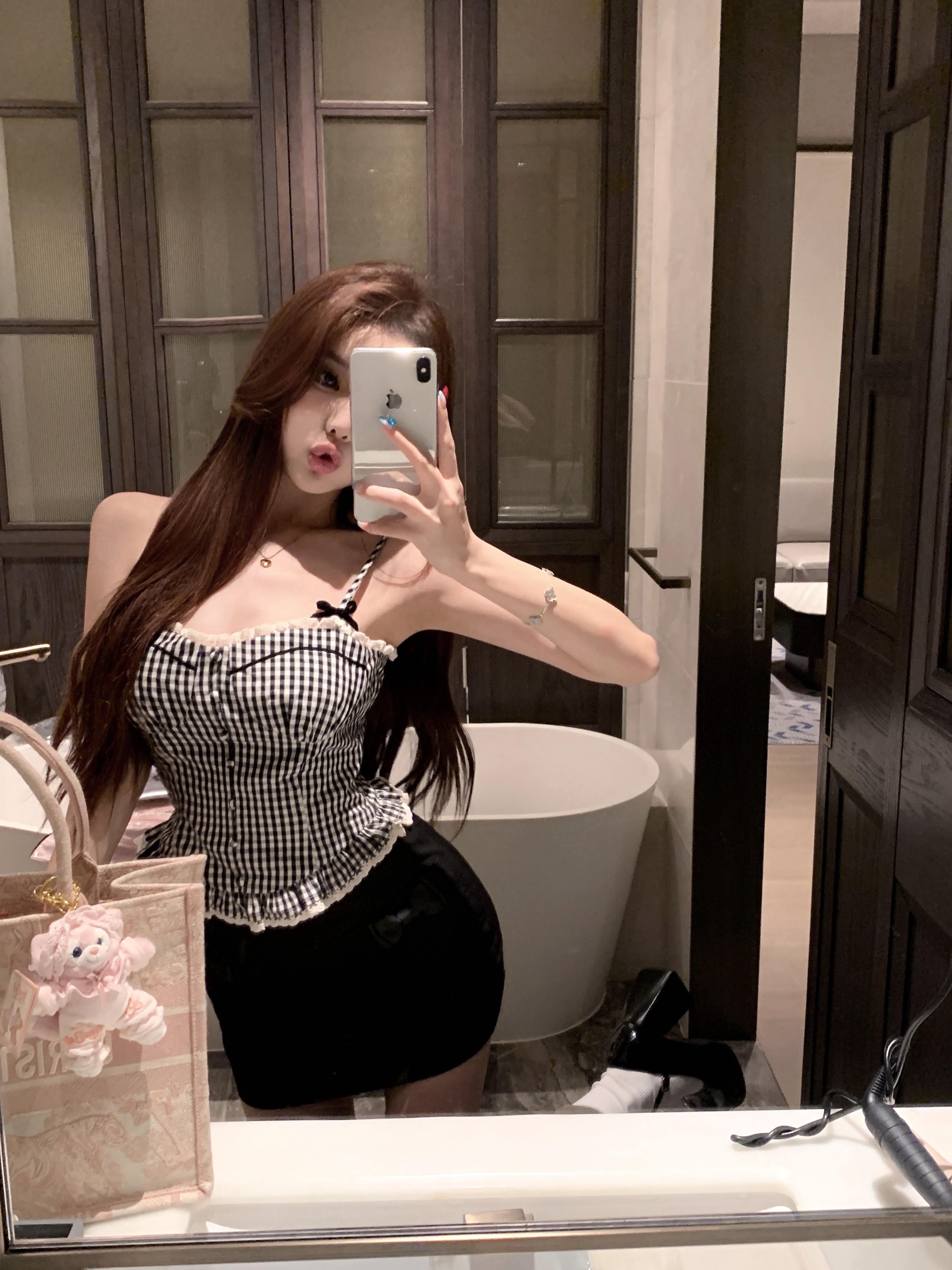 Real shot of age-reducing girlish miu style bow lace splicing plaid suspender bra + bow hip-hugging skirt