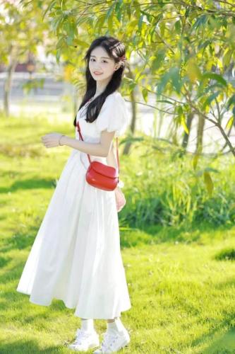 French gentle style first love dopamine white v-neck dress high-end waist slimming puff sleeve long dress summer