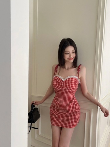 Real shot of red plaid suspender dress for women 2024 new summer sweet waist-tie skirt