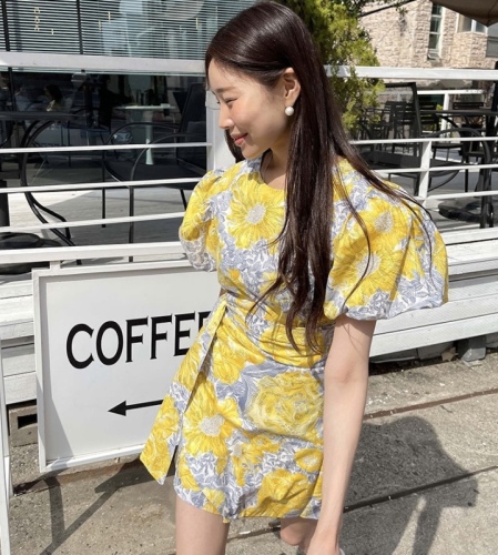 Casual round neck pullover dress printed short skirt