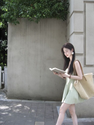 Actual shot~ Summer new style French knitted dress with elastic waist, slimming and slimming green tank top