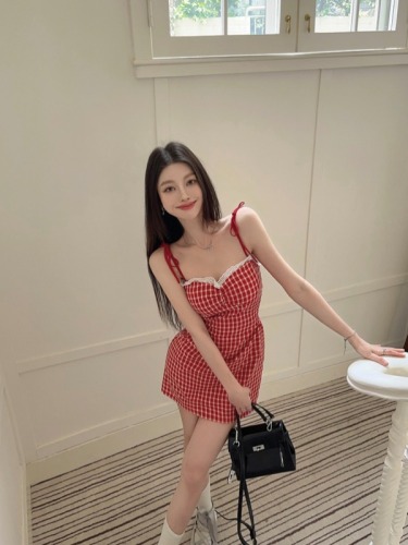 Real shot of red plaid suspender dress for women 2024 new summer sweet waist-tie skirt