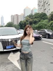 Actual shot ~ Black and white striped T-shirt for women, slim fit, one-line collar tube top