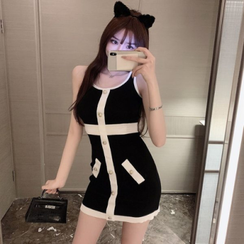 Summer niche pure lust style hip-hugging short skirt makes you taller and slimmer women's French knitted suspender dress thin section