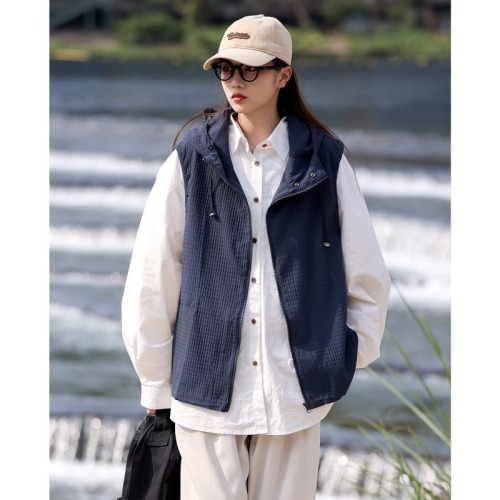 New 2024 Japanese loose hooded vest vest casual workwear sleeveless jacket thin and versatile