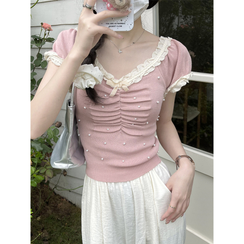 Actual shot of pure lust style V-neck French short-sleeved sweater for women in summer with niche lace top