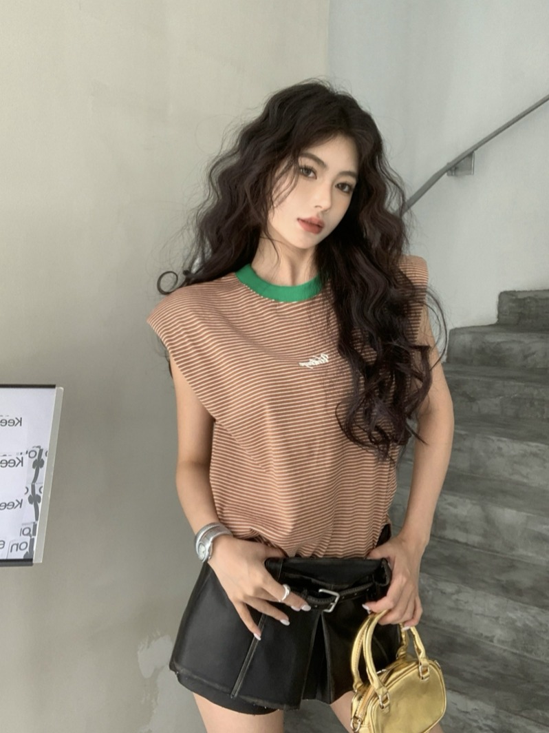 Photographed girl-style letter print striped pad shoulder sleeveless backless top women casual loose slimming t-shirt
