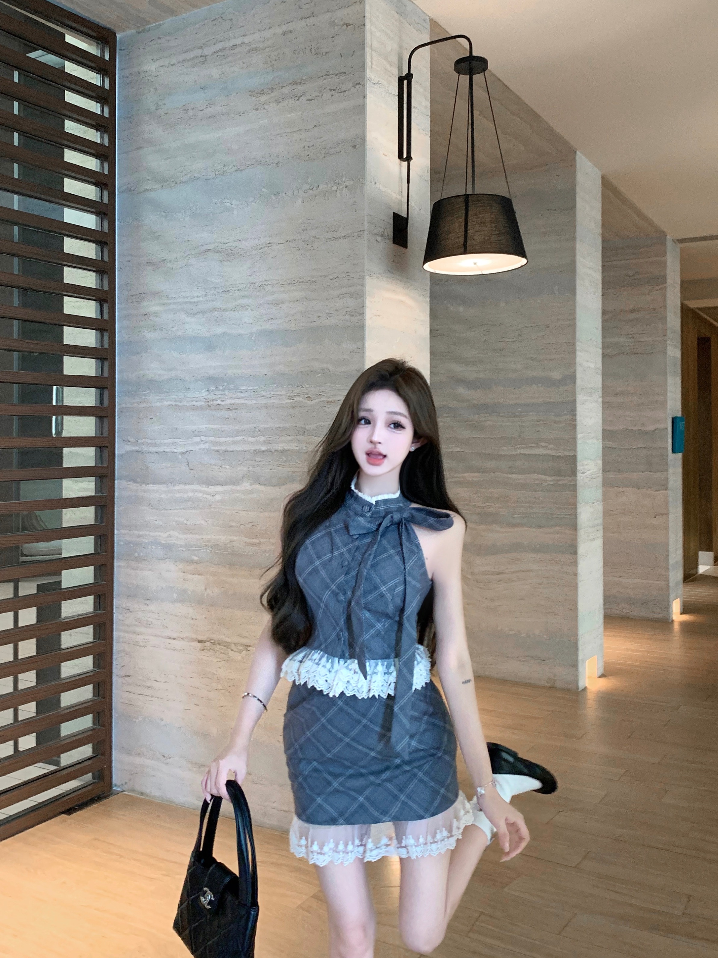 Real shot!  Plaid lace gold suit, bow halter neck vest, hip-covering skirt, two-piece skirt set