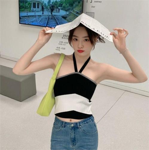 2024 new summer French simple halter neck camisole color matching off-shoulder design knitted top for women ins