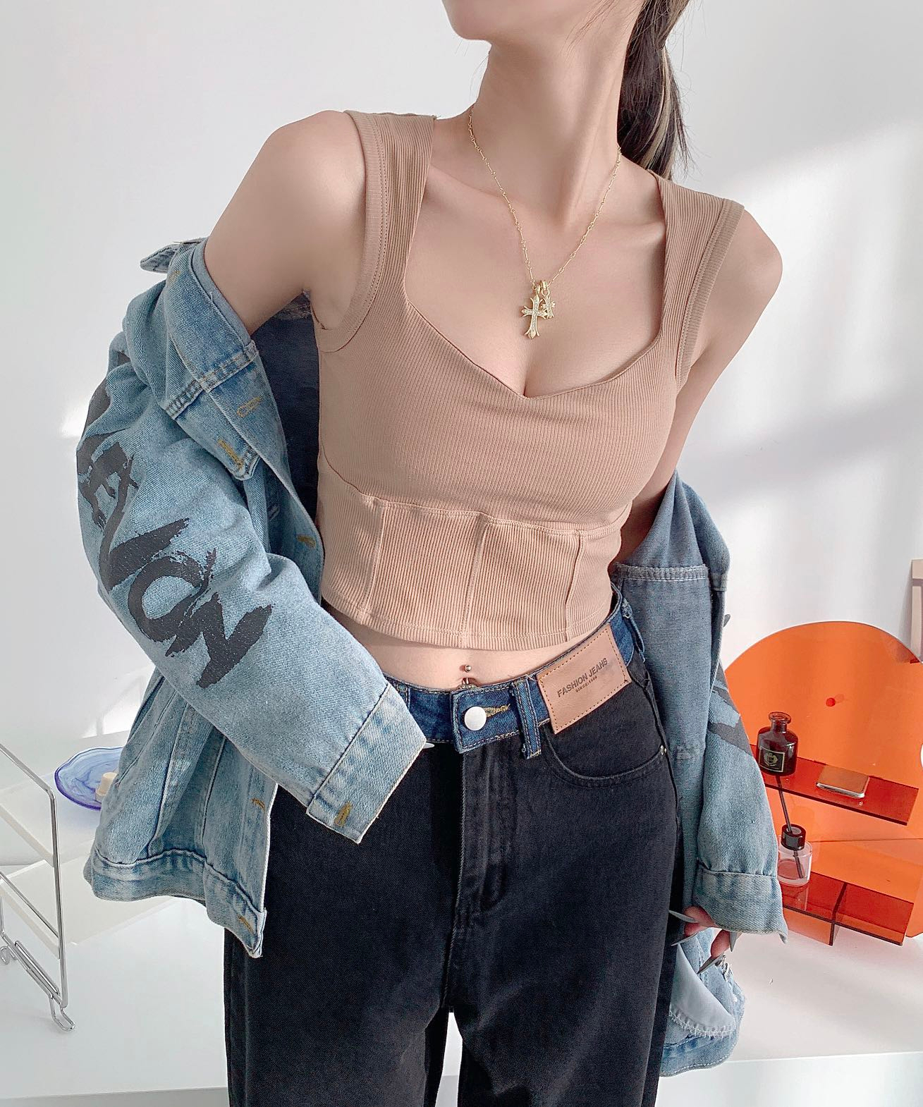 New square collar collarbone exposed sleeveless rayon vest for women Korean style short inner bottoming white top with chest pad