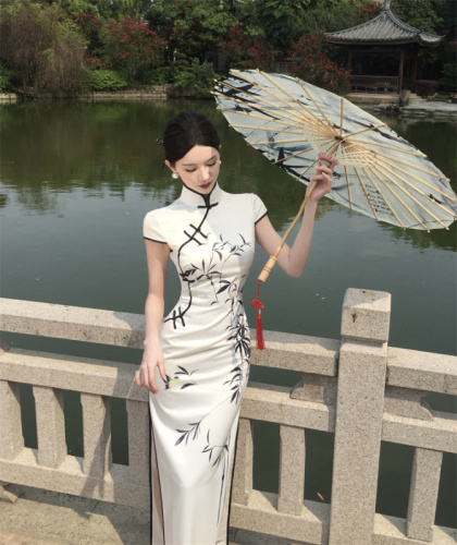 Real shot of Chinese style improved short-sleeved cheongsam dress long style