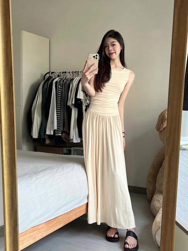 Actual shot of the walking muse, irregular pleated vest long skirt, slim high waistline two-color dress for summer