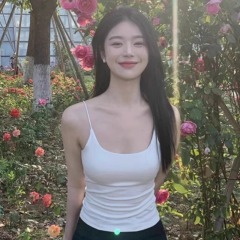 White camisole with built-in breast pads, all-in-one, no-wear bra, comfortable to wear, beautiful back, slimming, versatile