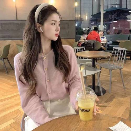 Raccoon velvet gentle love button pink sweater for women in spring and autumn loose and lazy knitted cardigan top jacket