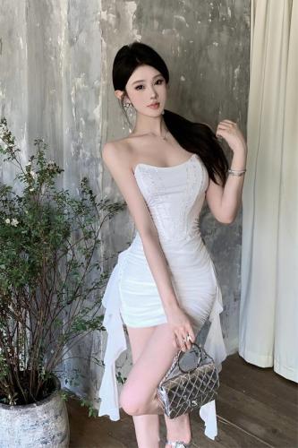 Real shot of hot girl with irregular hem slim dress, super slim and tube top style