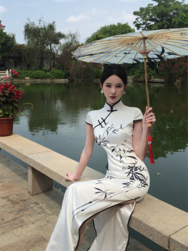 Real shot of Chinese style improved short-sleeved cheongsam dress long style