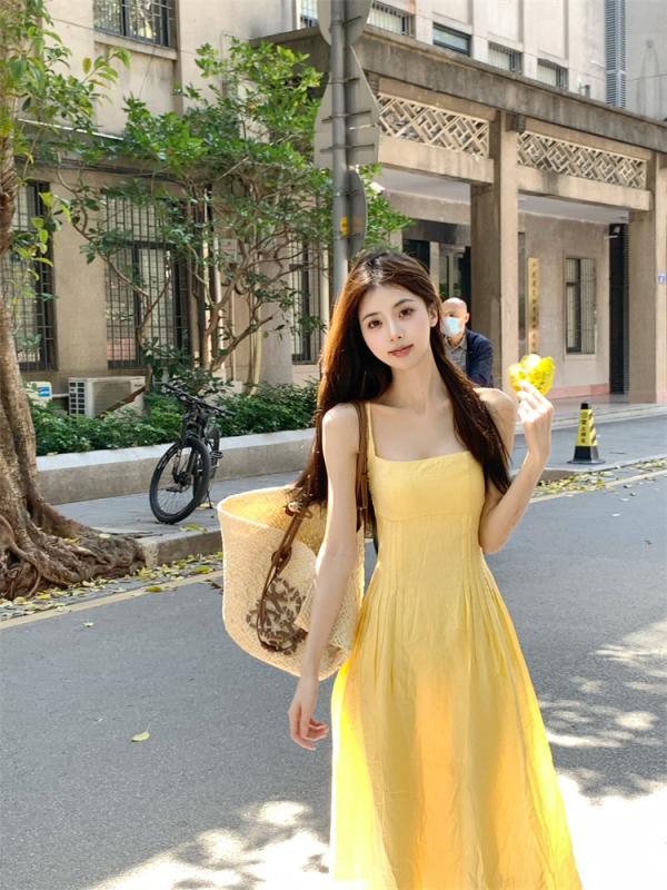 Real shots and real prices. New design, French style, gentle vacation, slimming dress, suspender long skirt.