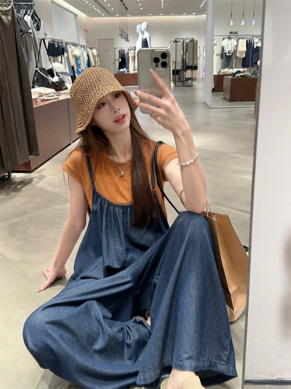 Real shot ~ Korean style round neck pullover solid color loose short-sleeved T-shirt + loose denim overalls wide-leg pants