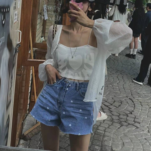 Summer new buttoned raw edge love denim shorts