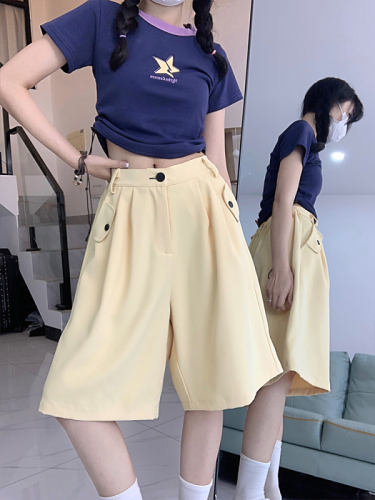 Actual shot of versatile loose-fitting casual wide-leg trousers high-waisted straight-leg mid-length trousers