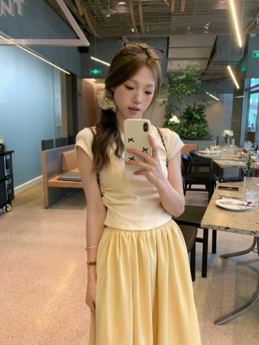 Real shot and real price oatmeal color right shoulder T-shirt + yellow skirt two-piece set for women in summer loose and versatile Korean style suit