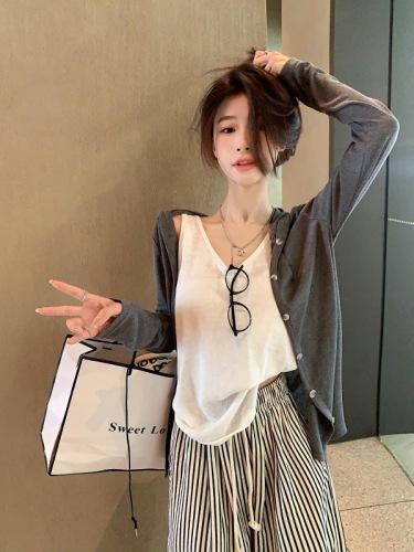 Real shot and real price~Summer and Korean version hooded knitted cardigan, thin sun protection clothing, solid color vest, striped wide-leg pants suit