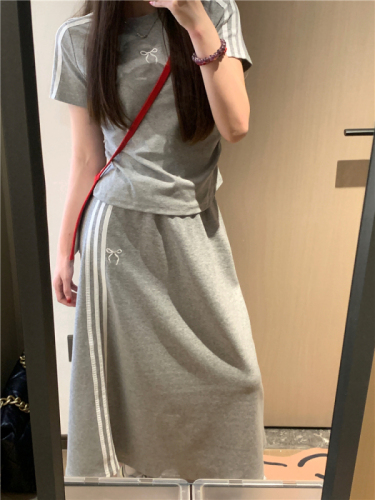 Actual shot~Korean style sports casual fashion three-stripe short-sleeved T-shirt skirt suit