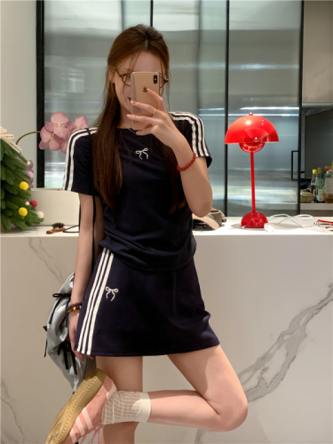 Actual shot~Korean style sports casual fashion three-stripe short-sleeved T-shirt skirt suit