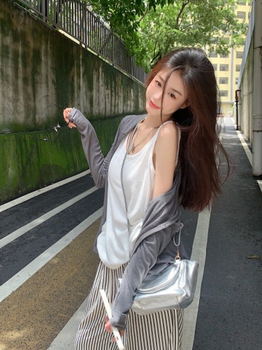 Real shot and real price~Summer and Korean version hooded knitted cardigan, thin sun protection clothing, solid color vest, striped wide-leg pants suit