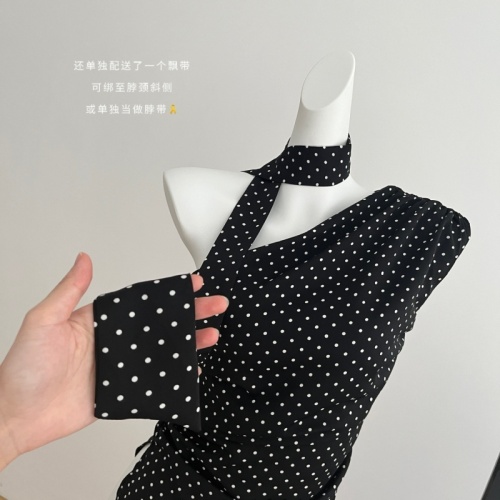 A ice of vale Ryoko China black polka dot sleeveless vest women's summer design off-the-shoulder short top