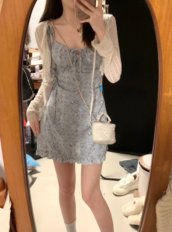 Real shot and real price retro lace jacket + floral suspender dress