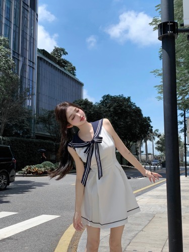 Real shot!  Summer versatile college style navy collar A-line dress with bow contrast color petite skirt