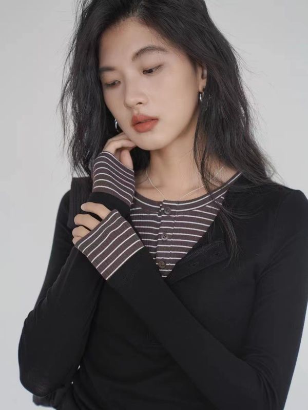 EM August 10.31 20:00 5% off for a limited time to create a variety of looks, two fake long-sleeved T-shirts