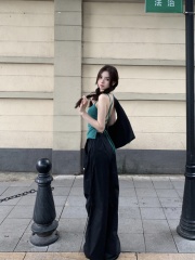 Actual shot and real price Yu Shuxin’s same dark green strappy vest with chest pad and black drawstring wide-leg overalls