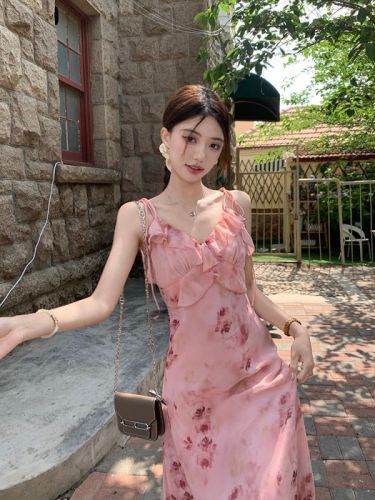 Real shot French style romantic and gentle style floral suspender skirt slim and slim fashion dress